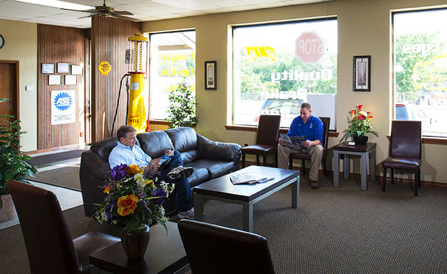 Grapevine Auto Repair - Lobby